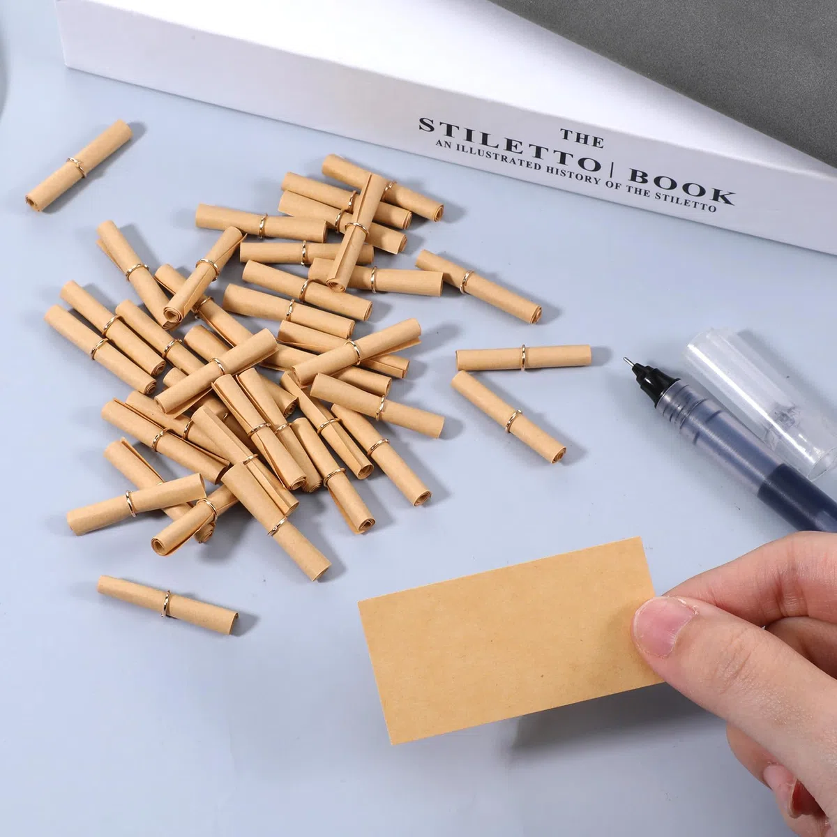 300 fogli di carta per messaggi in bottiglia, mini pergamene di carta per messaggi fortunati, piccoli fogli di carta per compleanni, anniversari, Natale